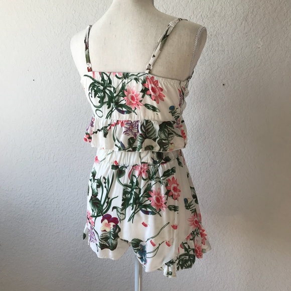 WHITE FLORAL CROPPED BUSTIER TOP SHORTS CO ORD SET - Picture 12 of 15
